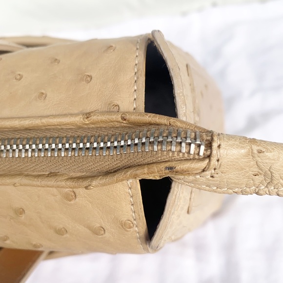 Burberry London ostrich tote handbag cream beige - Picture 10 of 10